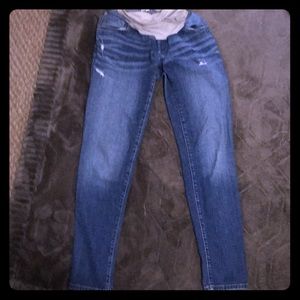 Jessica Simpson’s distresses maternity skinnies S